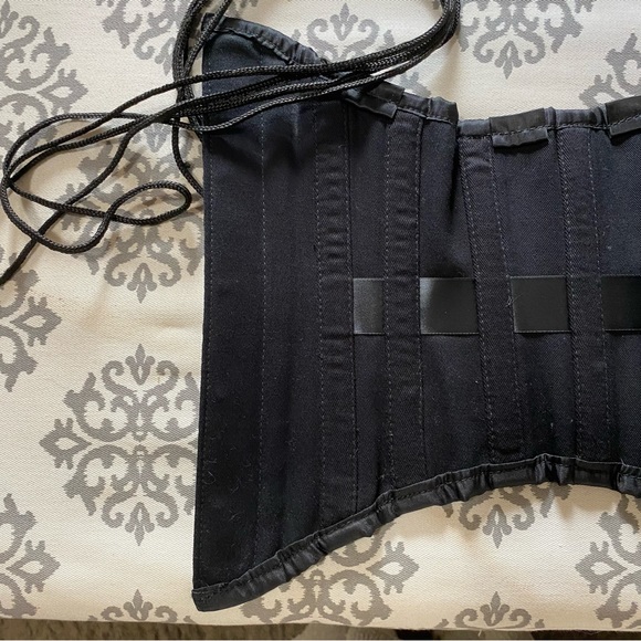 Purple brocade spring steel boned corset - Picture 9 of 10